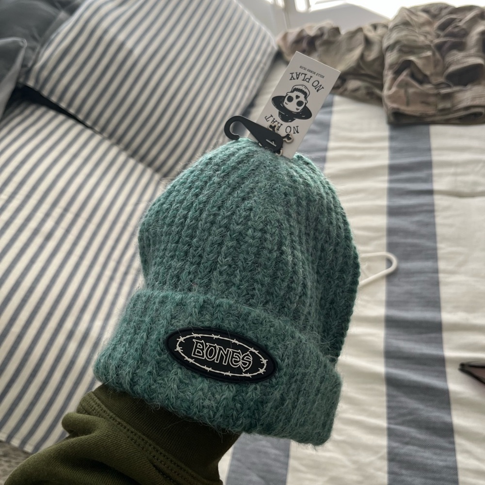 Billy bones beanie